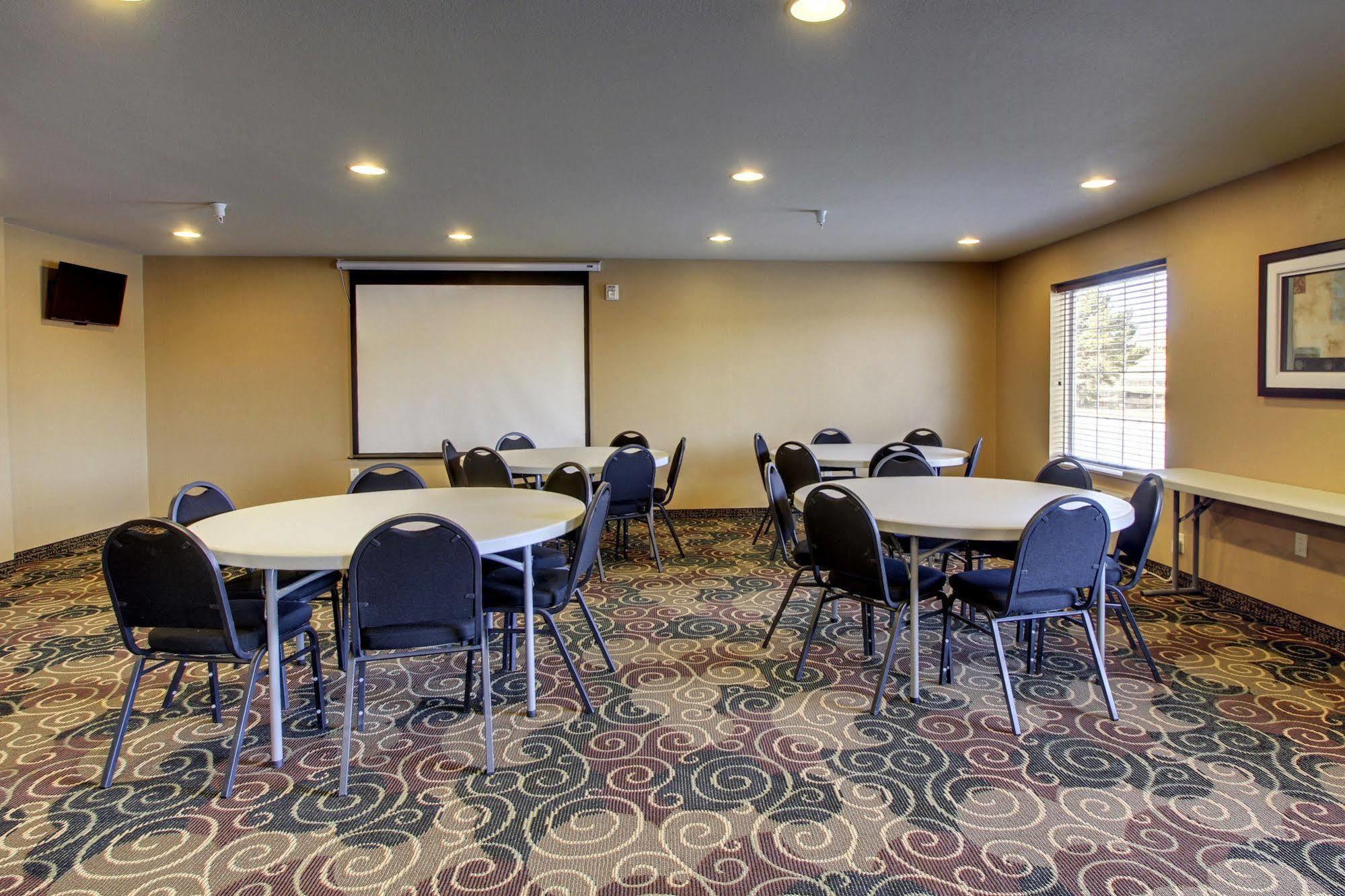 Cobblestone Inn&Suites - Hartington Extérieur photo