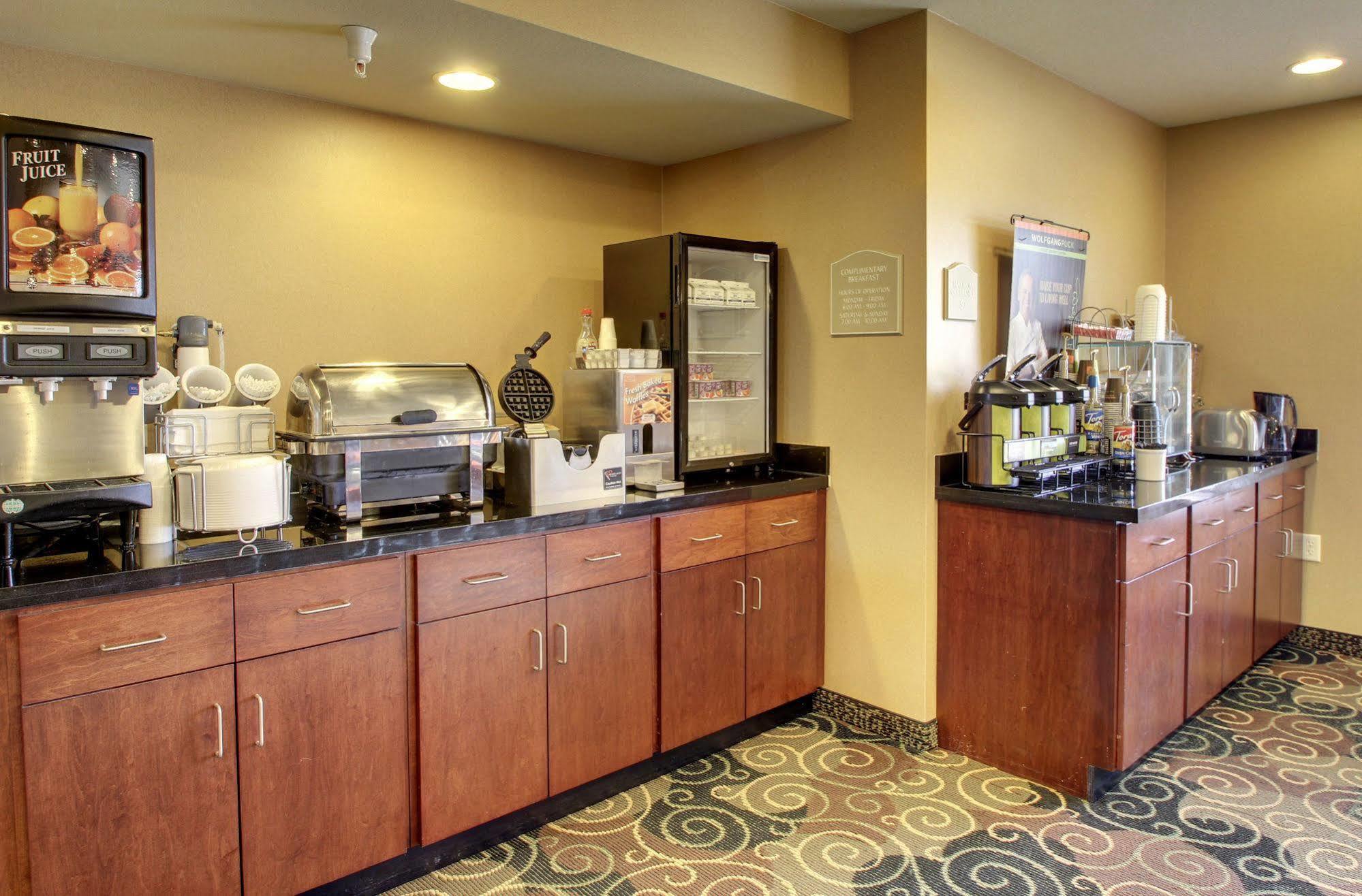 Cobblestone Inn&Suites - Hartington Extérieur photo
